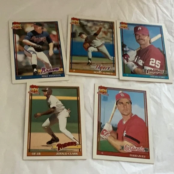 Bundle of Baseball Cards Lot 72** - Picture 5 of 6